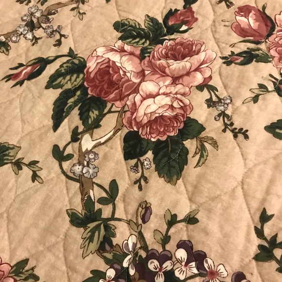 Pottery Barn F/W quilt with two matching standard Shams and pillow cover - Picture 4 of 9